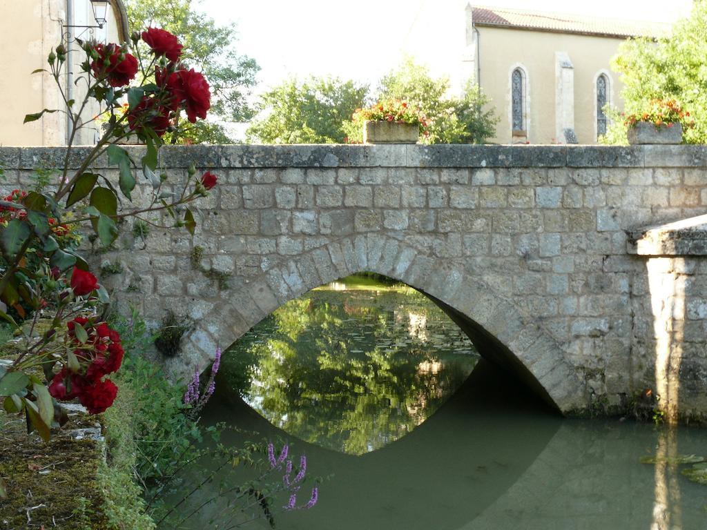 La Maison Des Cornieres Fourcès Buitenkant foto